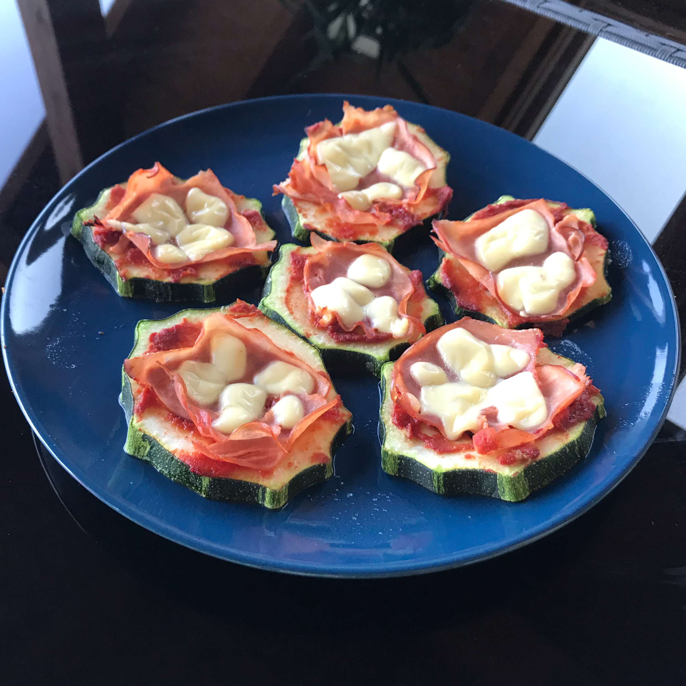gesunde Zuchhinipizzen