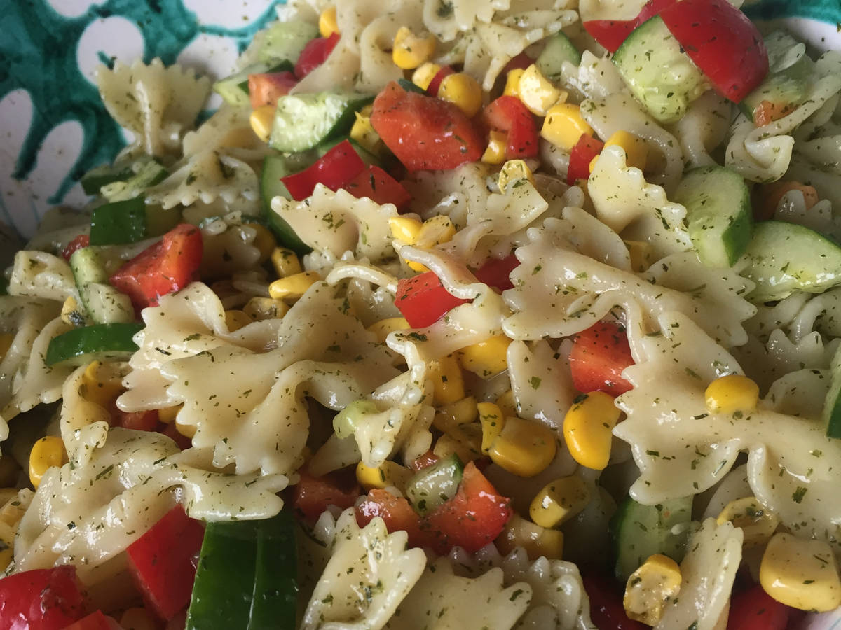 Bunter Nudelsalat | Rezept | Kitchen Stories