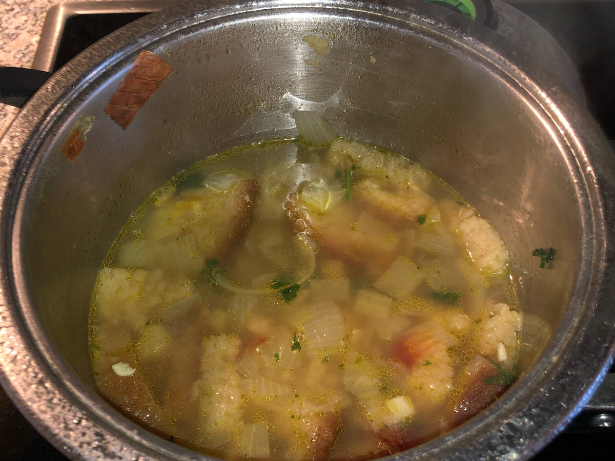 Omas Brotsuppe | Rezept | Kitchen Stories