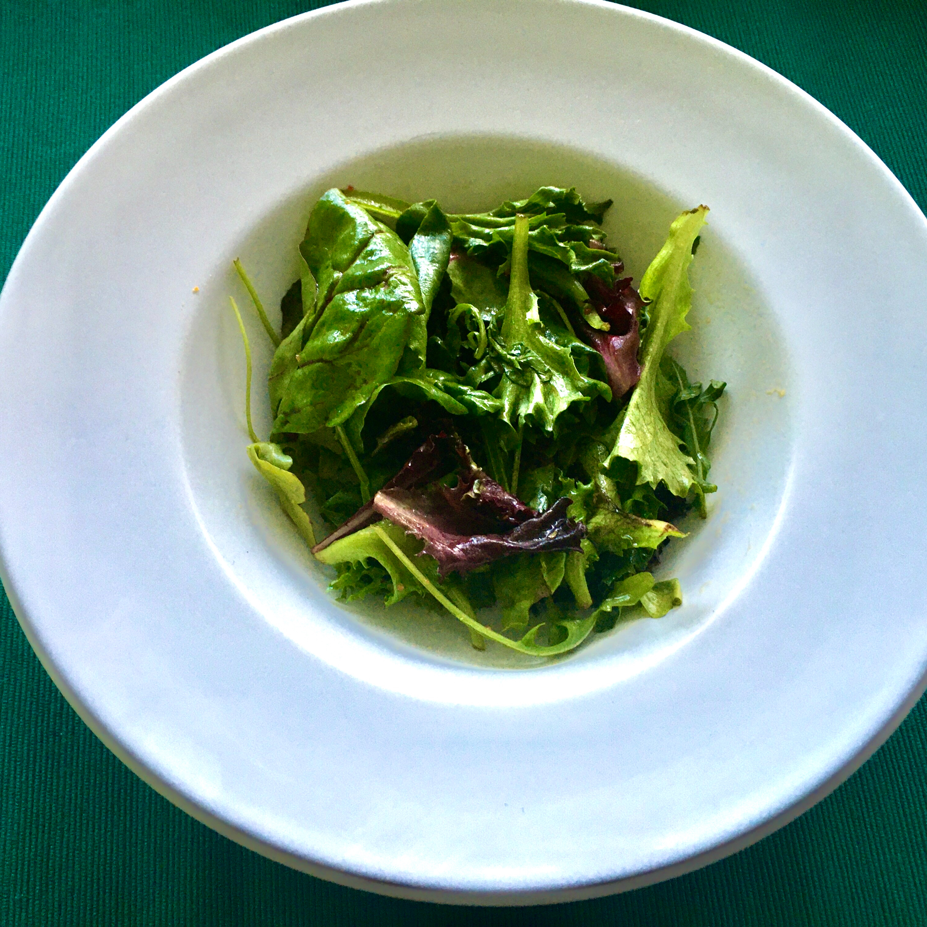 Limetten Chili Vinaigrette an Wildkräutersalat