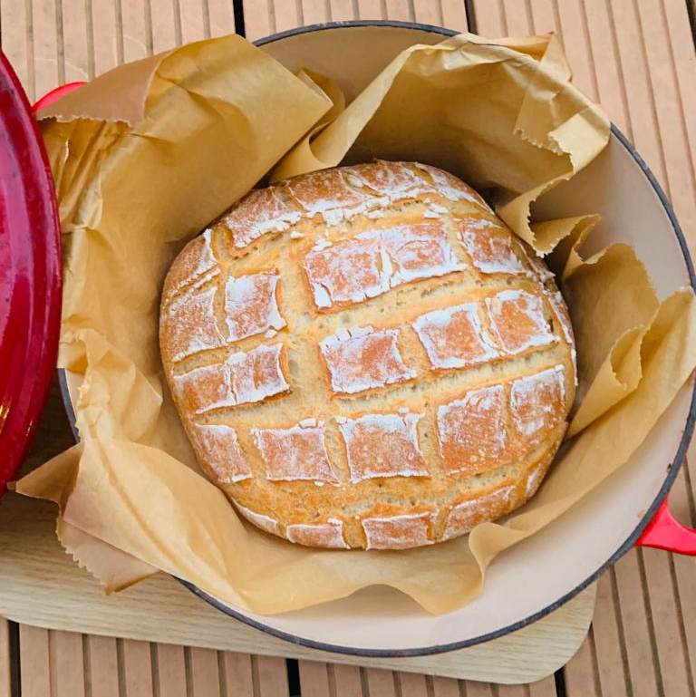 Krosses Joghurt-Brot aus dem Topf