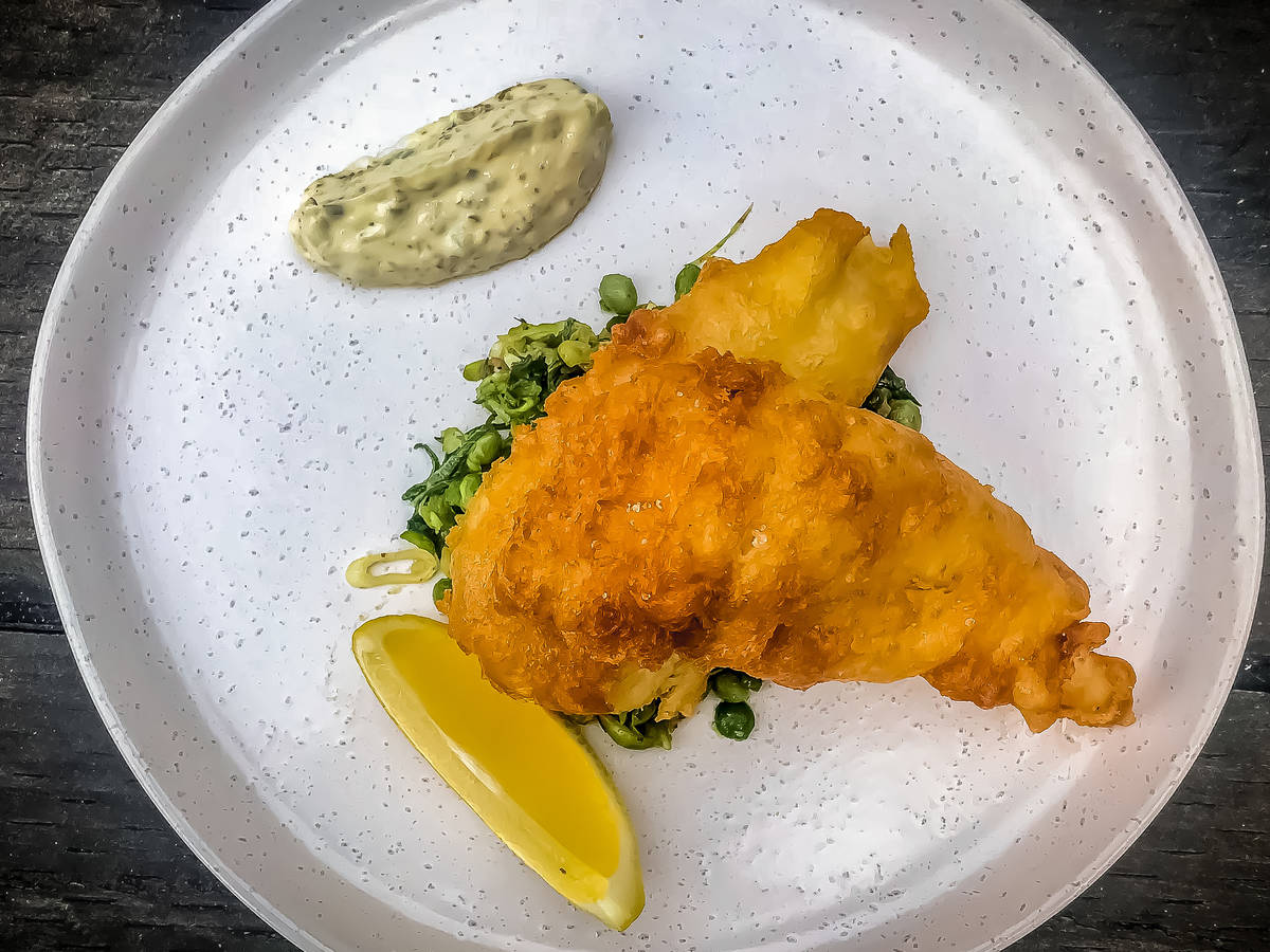 Battered fish, peas and tartare sauce Recipe Kitchen Stories