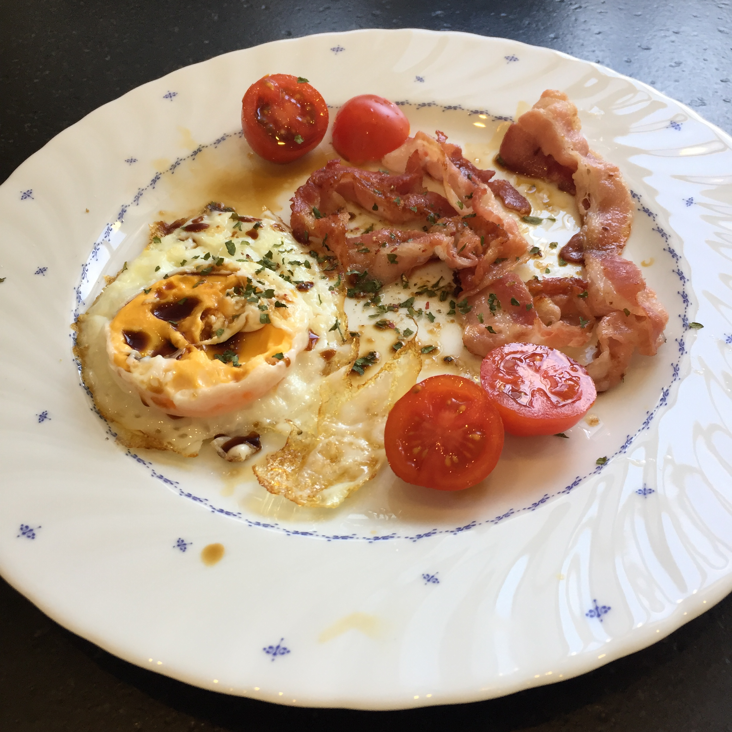 Eier mit Speck | Rezept | Kitchen Stories
