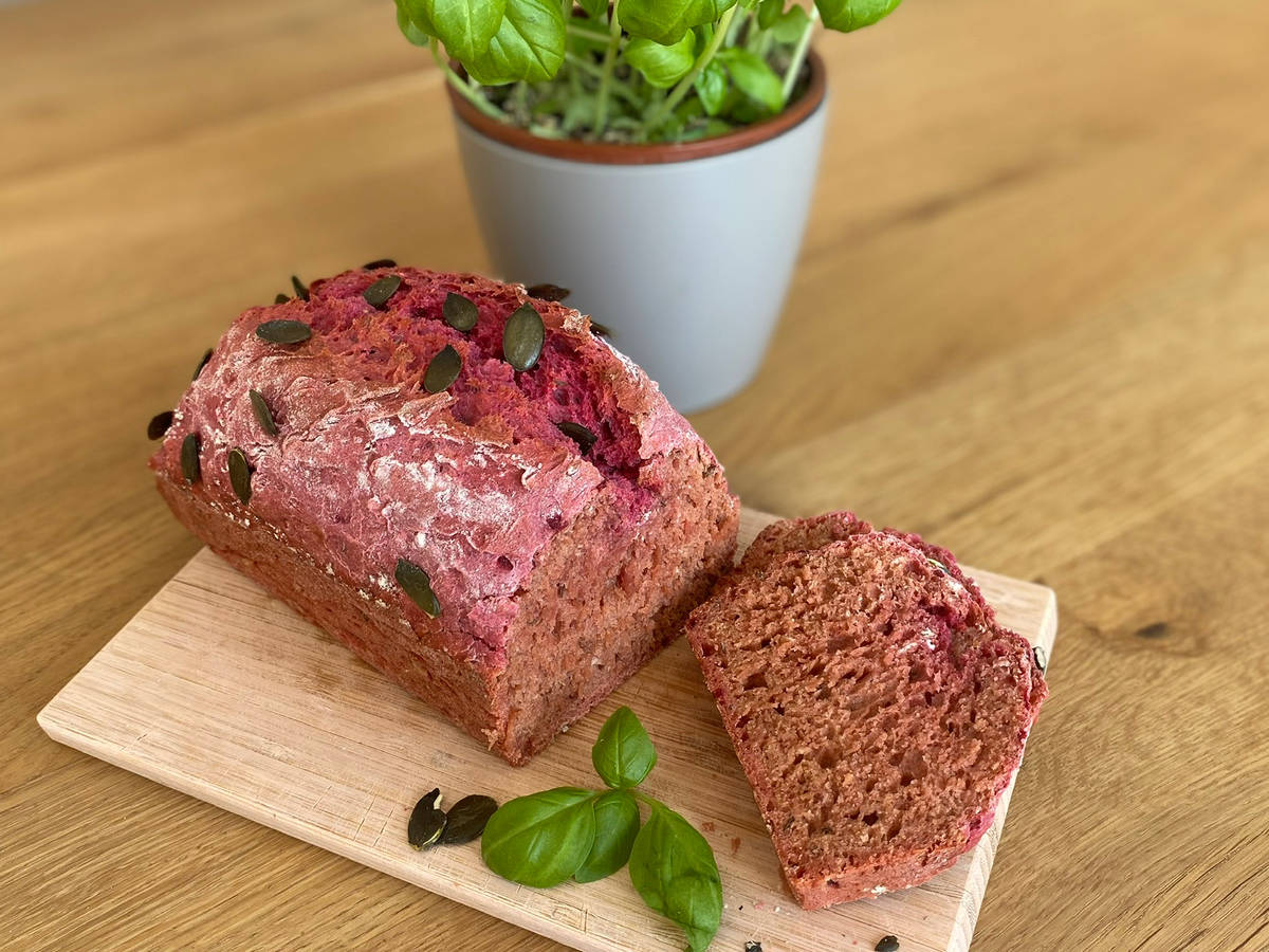 Saftiges Rote-Bete-Brot | Rezept | Kitchen Stories