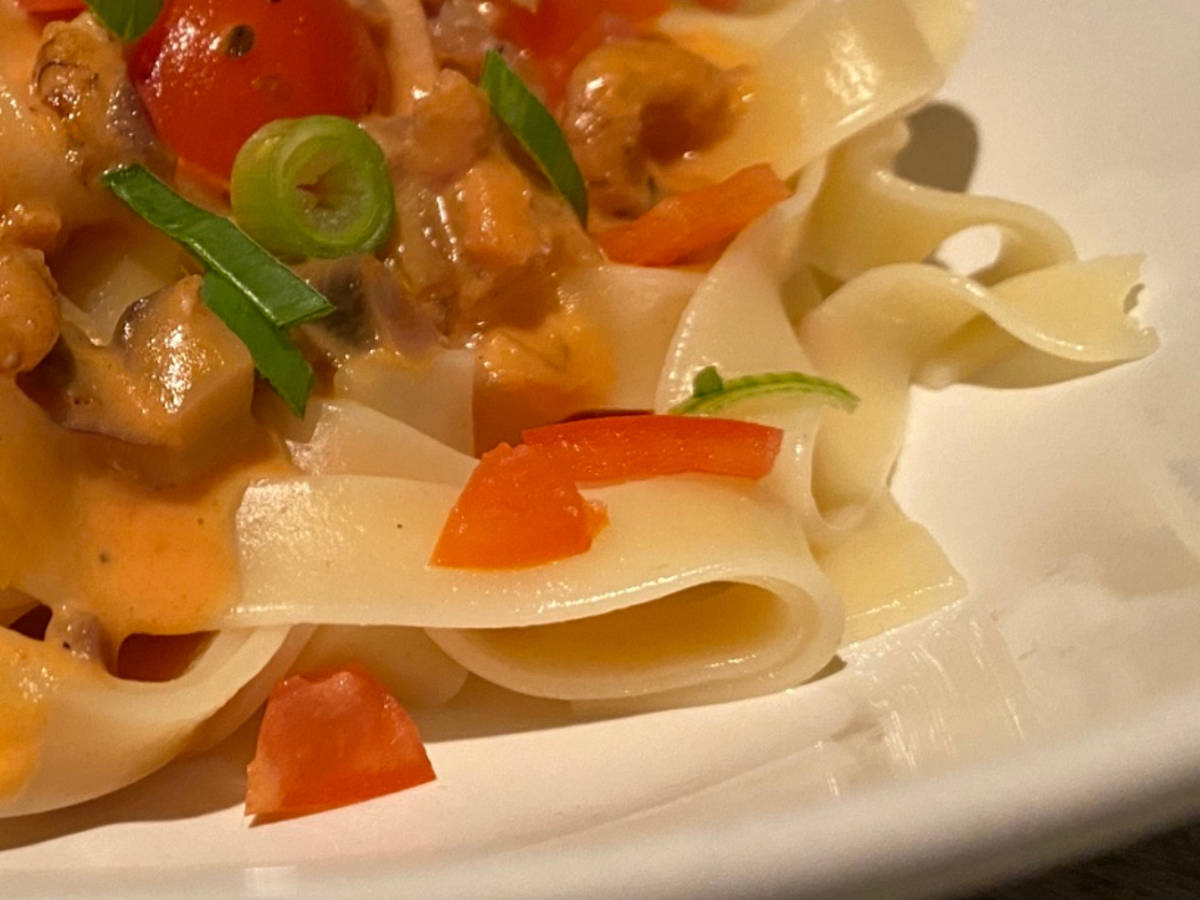 Salmon tomato oregano pasta Recipe Kitchen Stories