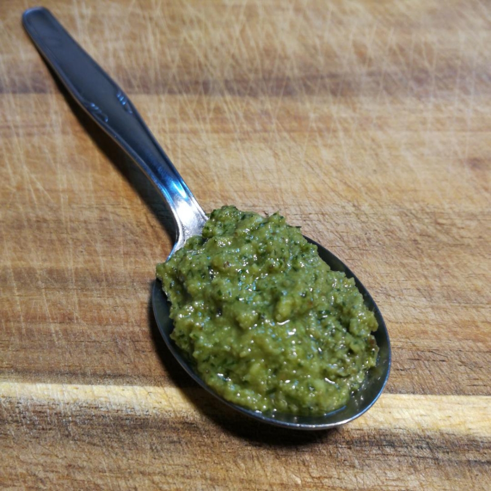 Walnuss-Dill-Pesto