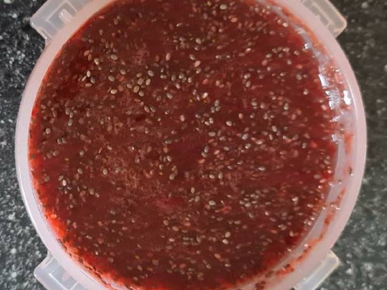 Erdbeeraufstrich mit Chia