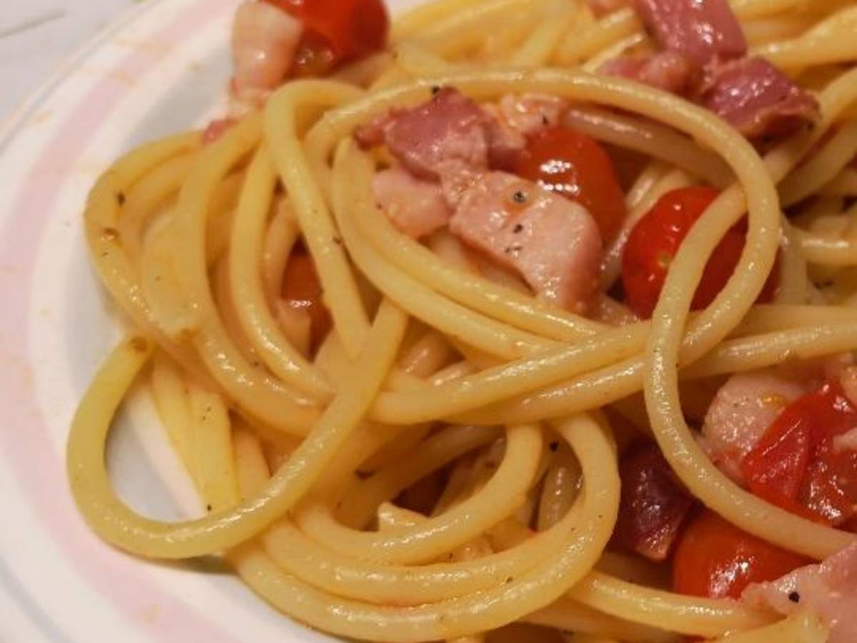 Bucatini con Pancetta e Pomodoro Rezept Kitchen Stories