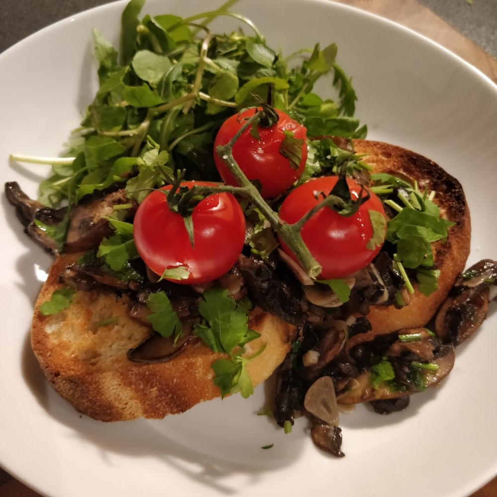 Garlic mushrooms on toast | Recipe | Kitchen Stories