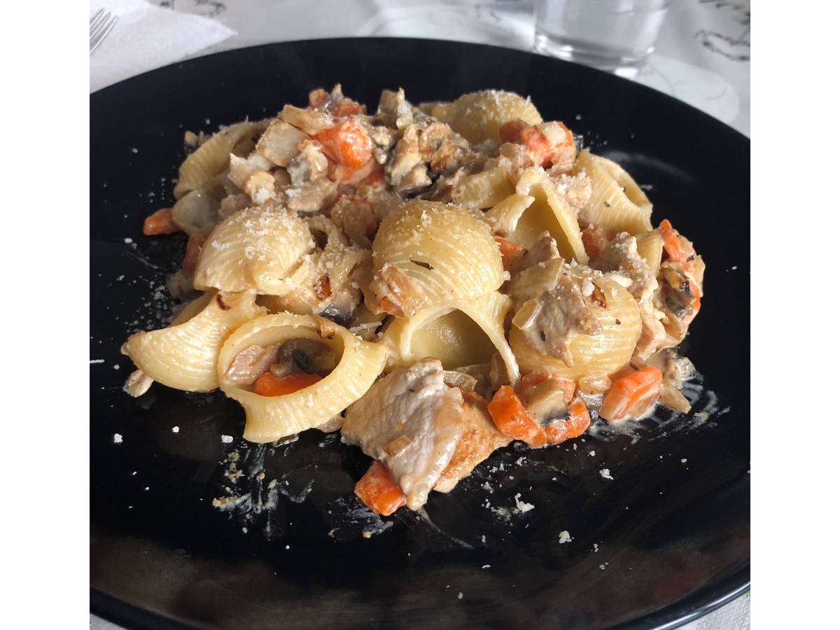 Pasta with loin pork, vegetables and whipped cream Recipe Kitchen