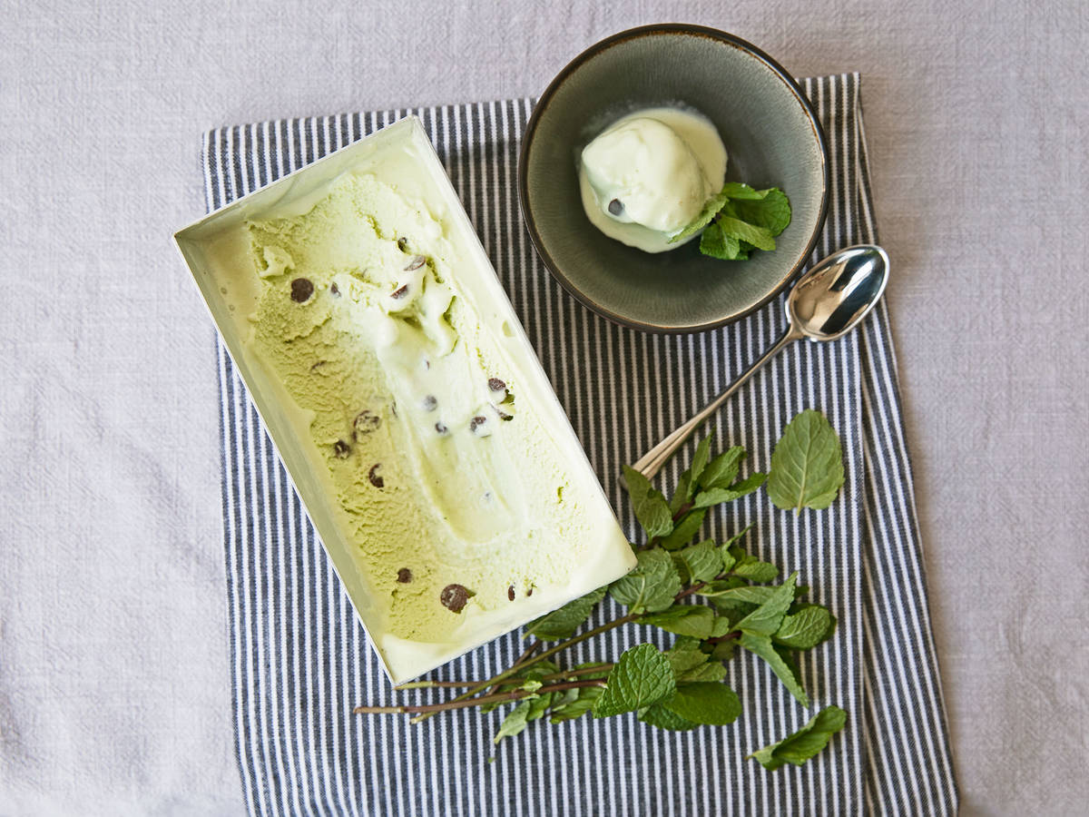 Mint chip ice cream Recipe Kitchen Stories