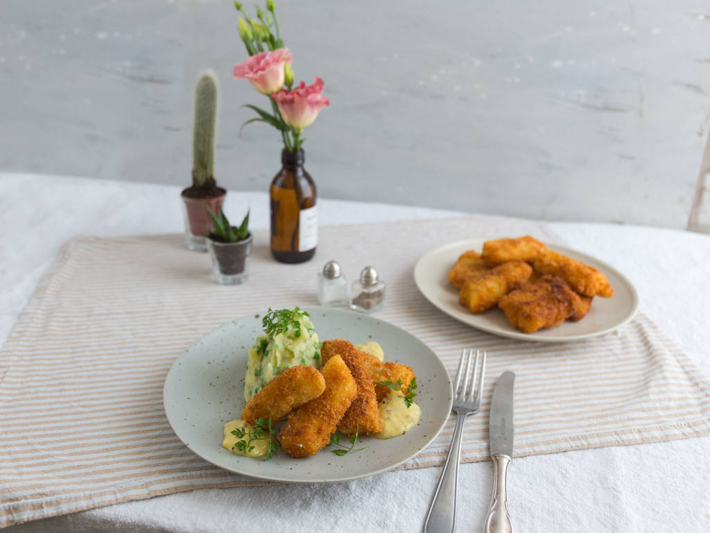 Fish fingers with mashed potatoes and remoulade Recipe Kitchen Stories