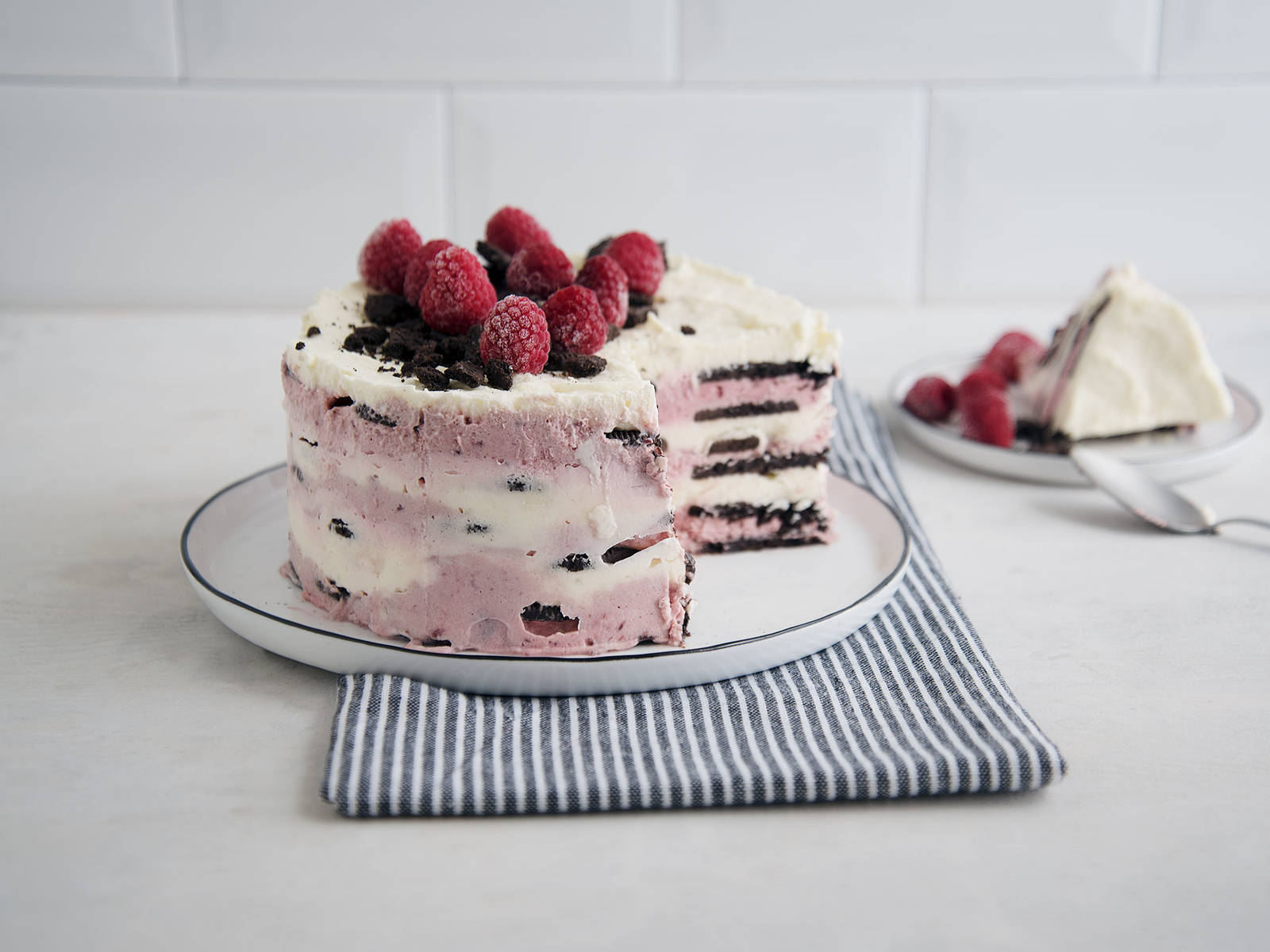 Raspberry Oreo icebox cake Recipes Kitchen Stories Raspberry Oreo icebox cake Recipes Kitchen Stories