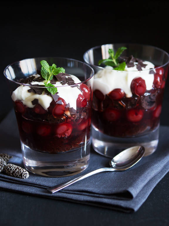 Desserts in a Glass Kitchen Stories