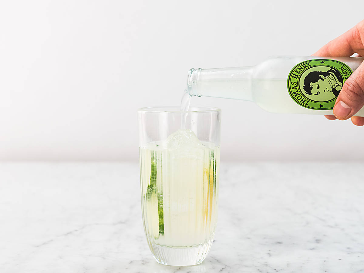 Wodka mit Bitter Lemon Rezept mit Video Kitchen Stories