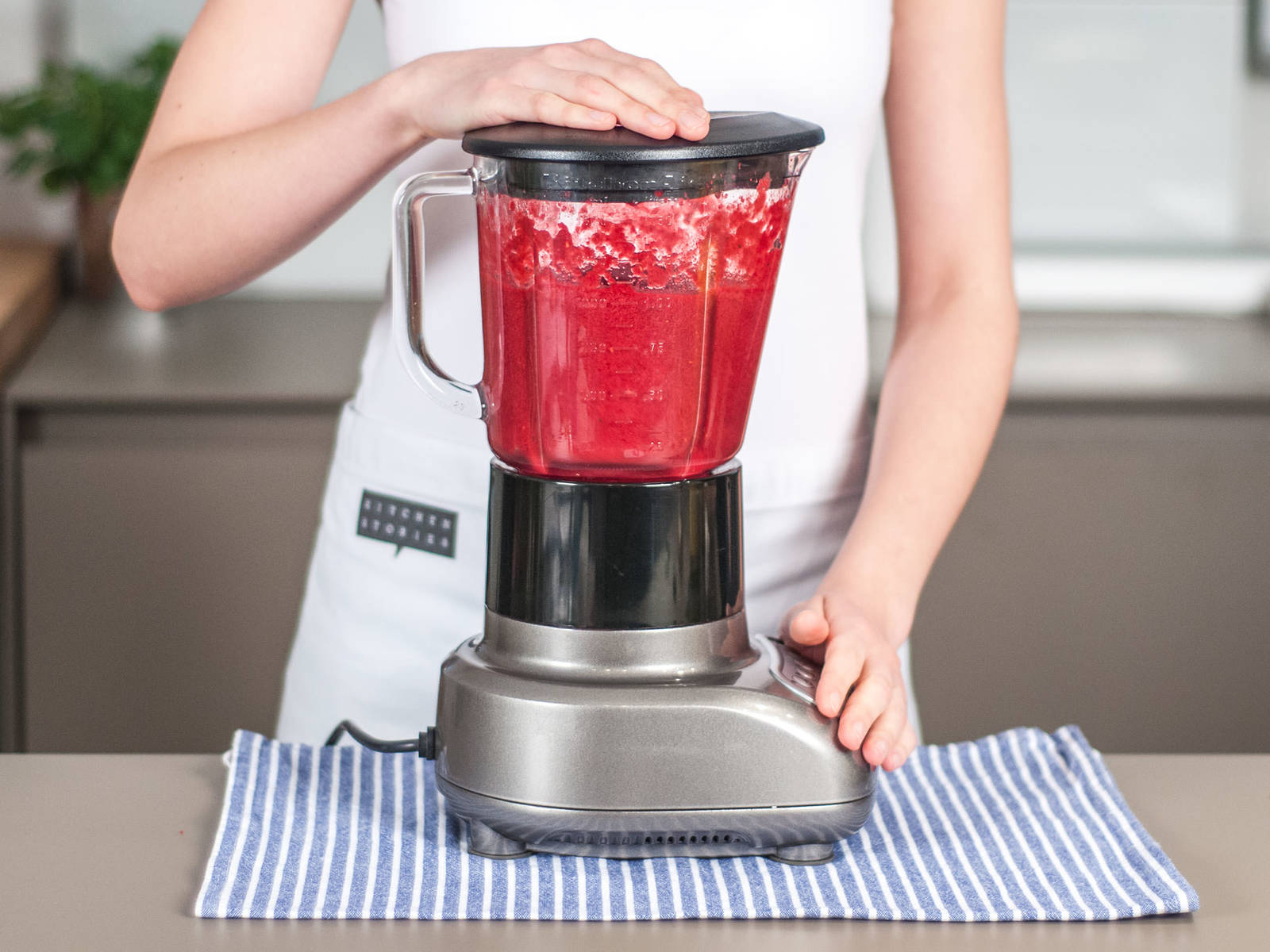 Glowing red smoothie Recipes Kitchen Stories
