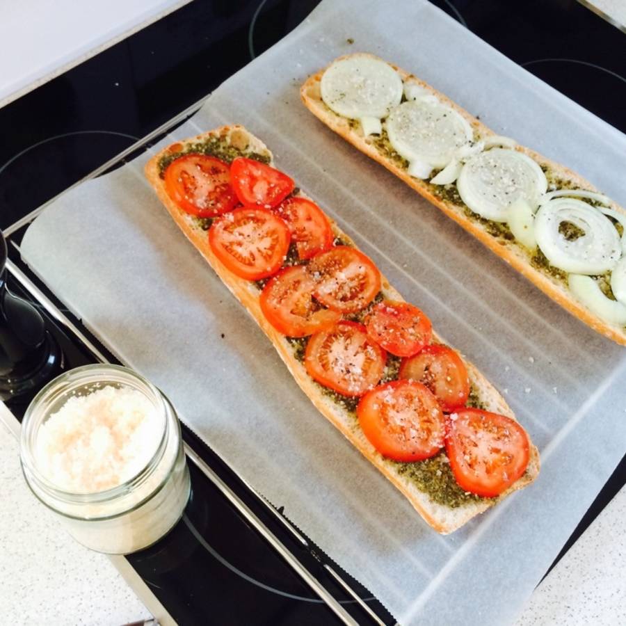 Ciabatta Caprese with prosciutto and arugula | Recipe | Kitchen Stories Ciabatta Caprese with prosciutto and arugula | Recipe | Kitchen Stories