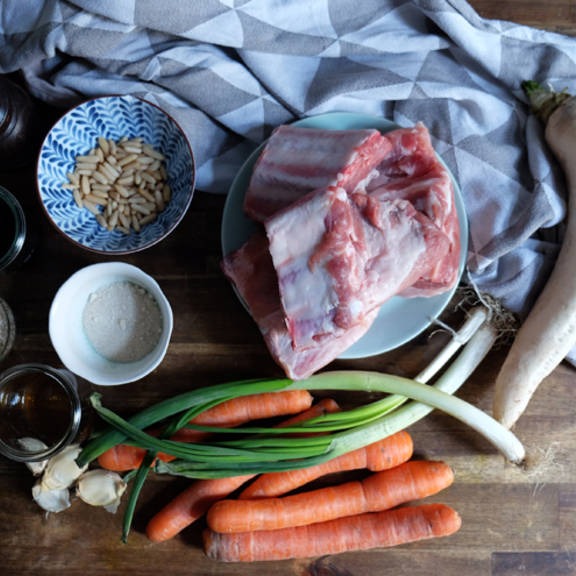 Galbi-Jjim (koreanische geschmorte Schweinerippen) | Rezept | Kitchen ... Galbi-Jjim (koreanische geschmorte Schweinerippen) | Rezept | Kitchen ...