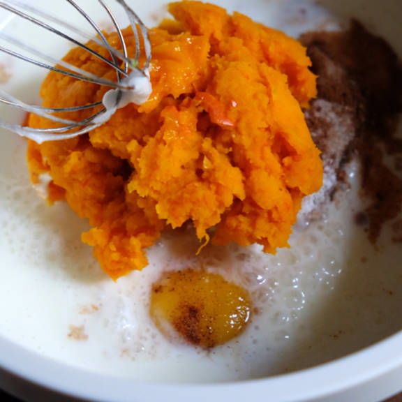 Pumpkin pancakes with bacon and blackberries Recipe Kitchen Stories