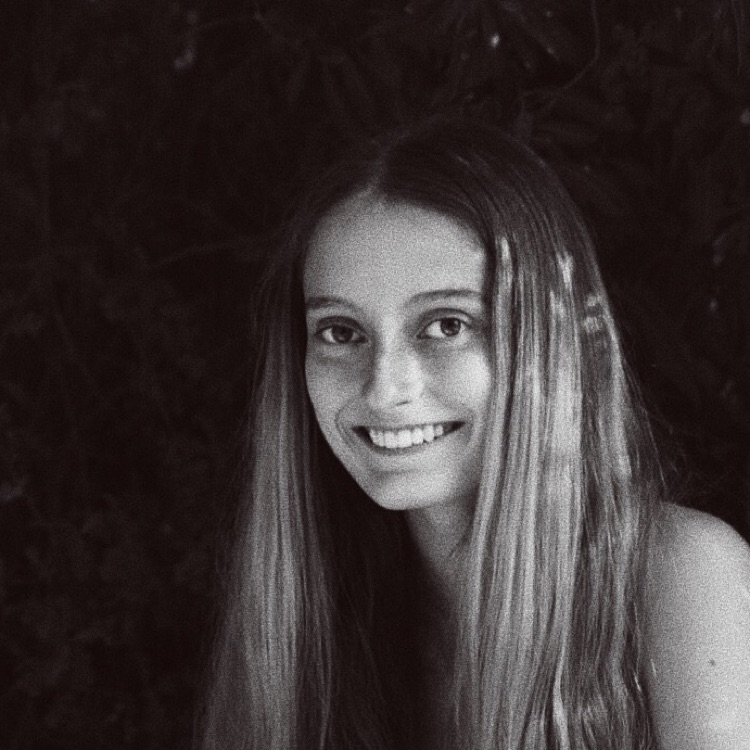 Image of Aline
