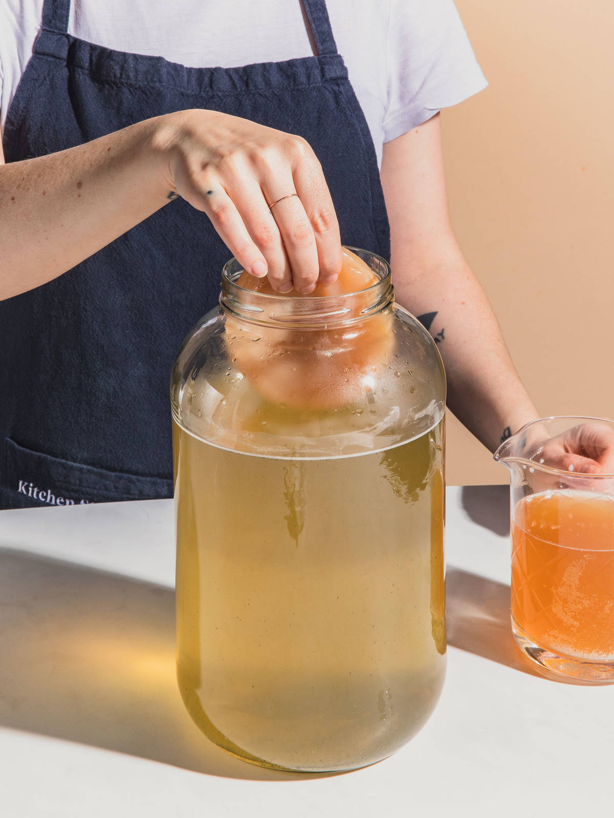 So geht's Kombucha zu Hause herstellen