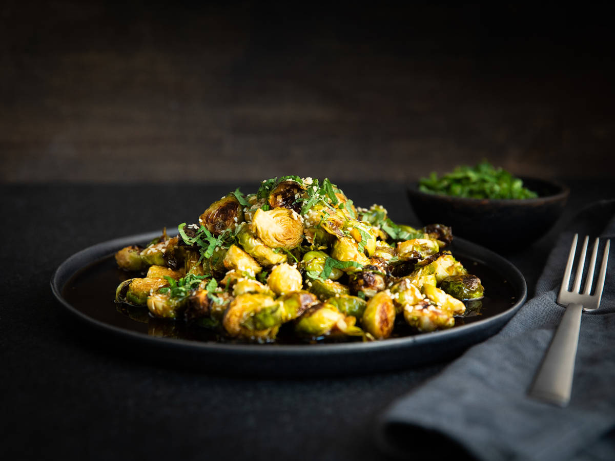 Crispy roasted Brussels sprouts with soy sauce Recipe Kitchen Stories