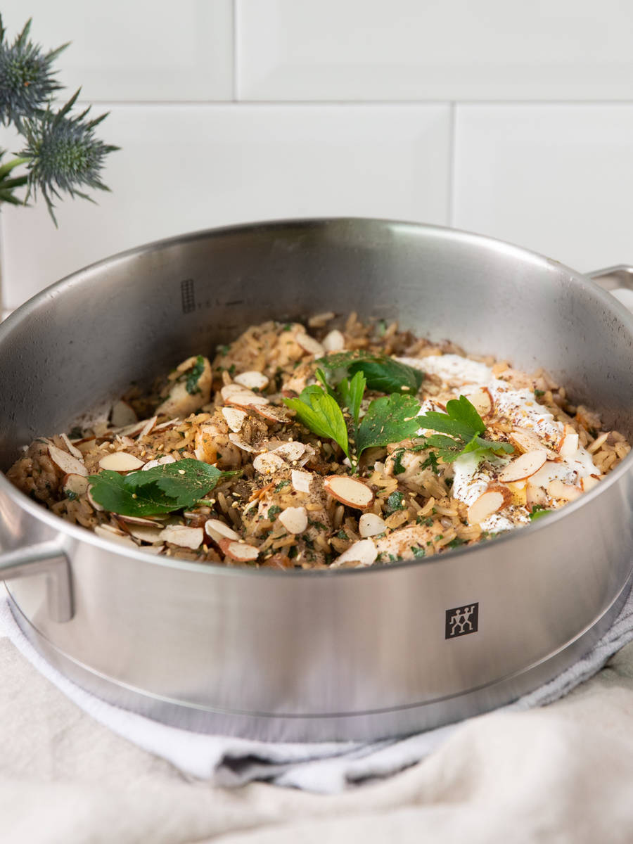 Kohlrouladen mit Hackfleisch und Reis in Tomaten-Sahne-Soße | Rezept ...
