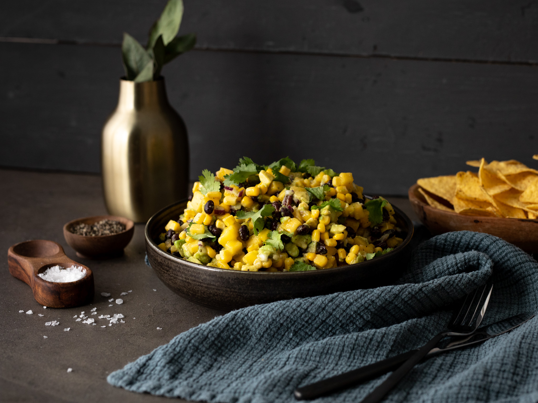 Mango-avocado salad with lime dressing-image