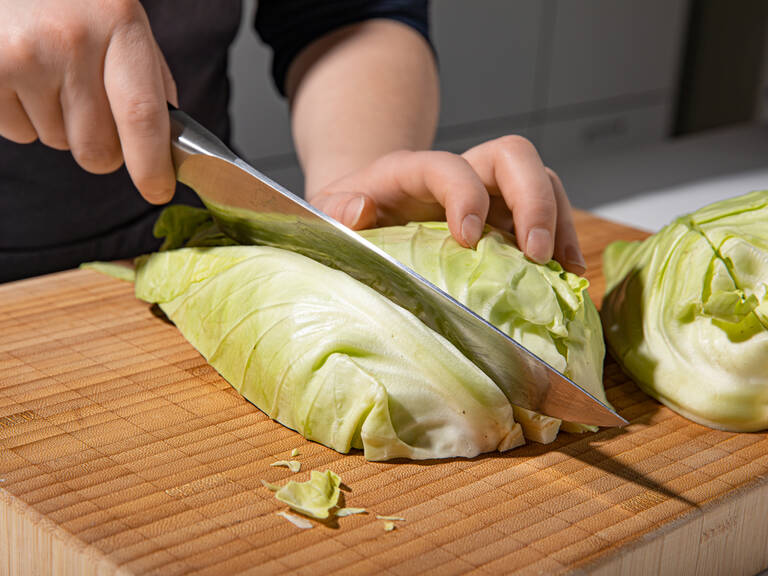 Glasierter Spitzkohl mit Miso I Kitchen Stories Rezept