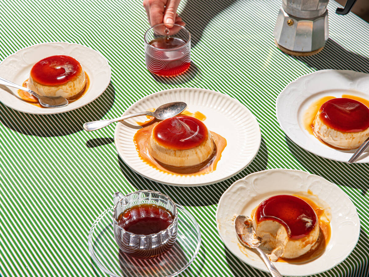 Tonka bean and espresso panna cotta I Kitchen Stories recipe