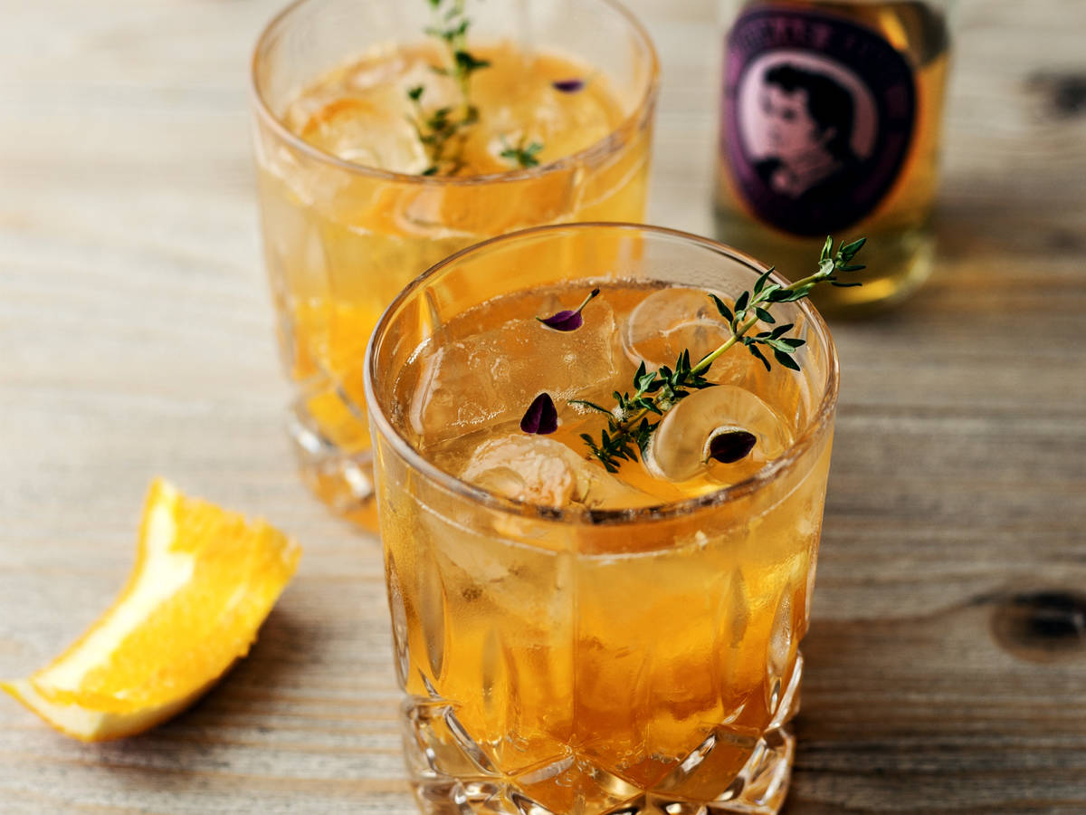 Thyme goes bye Longdrink mit Whiskey und Ginger Ale Rezept