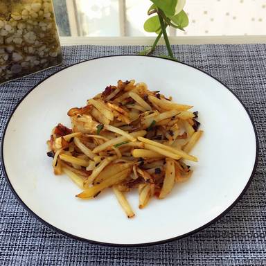 Spicy and sour potato sticks